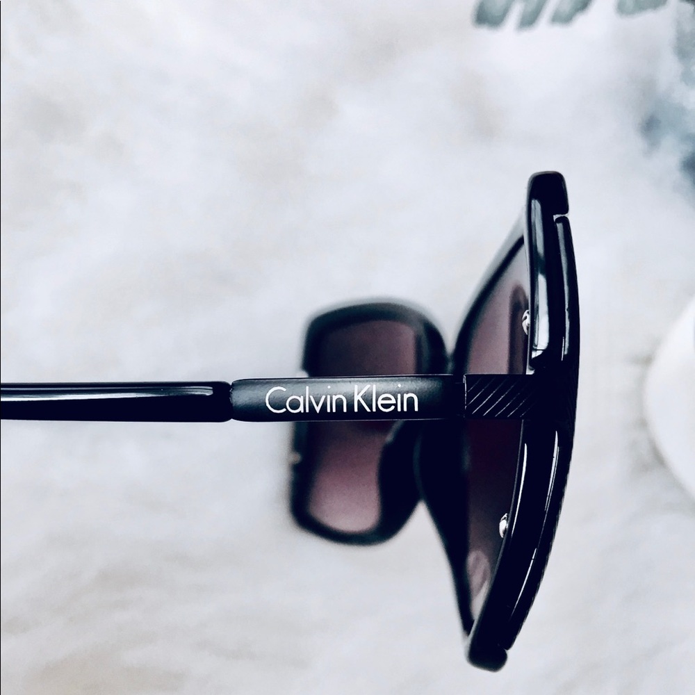 Calvin Klein Sunglasses - Picture 4 of 6